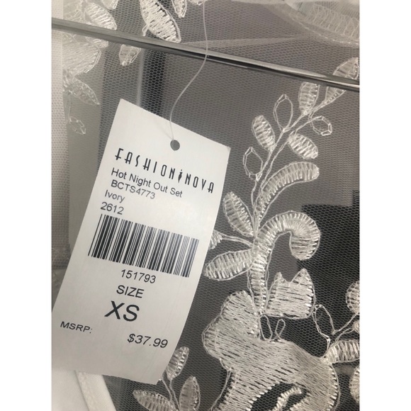 Fashion Nova white lace, 2 piece set - Picture 4 of 6